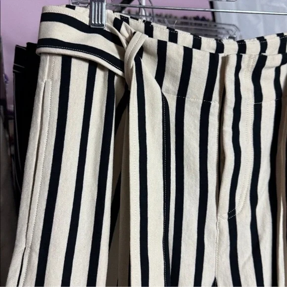 NWT Polo Ralph Lauren Striped Women's
Pants size 10 black & white - Picture 4 of 10